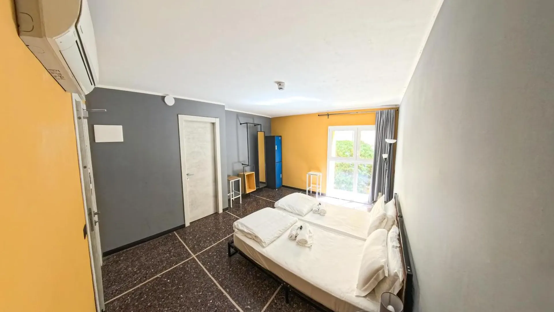 Marathon Hostel Genoa 0*,