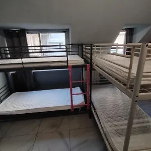 Lion & Youth Hostel Milan