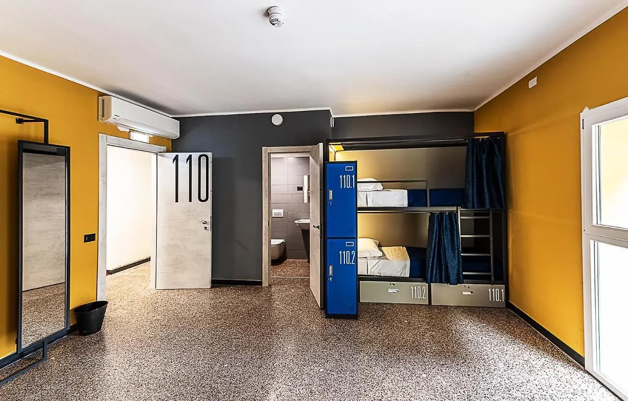Marathon Hostel Genoa