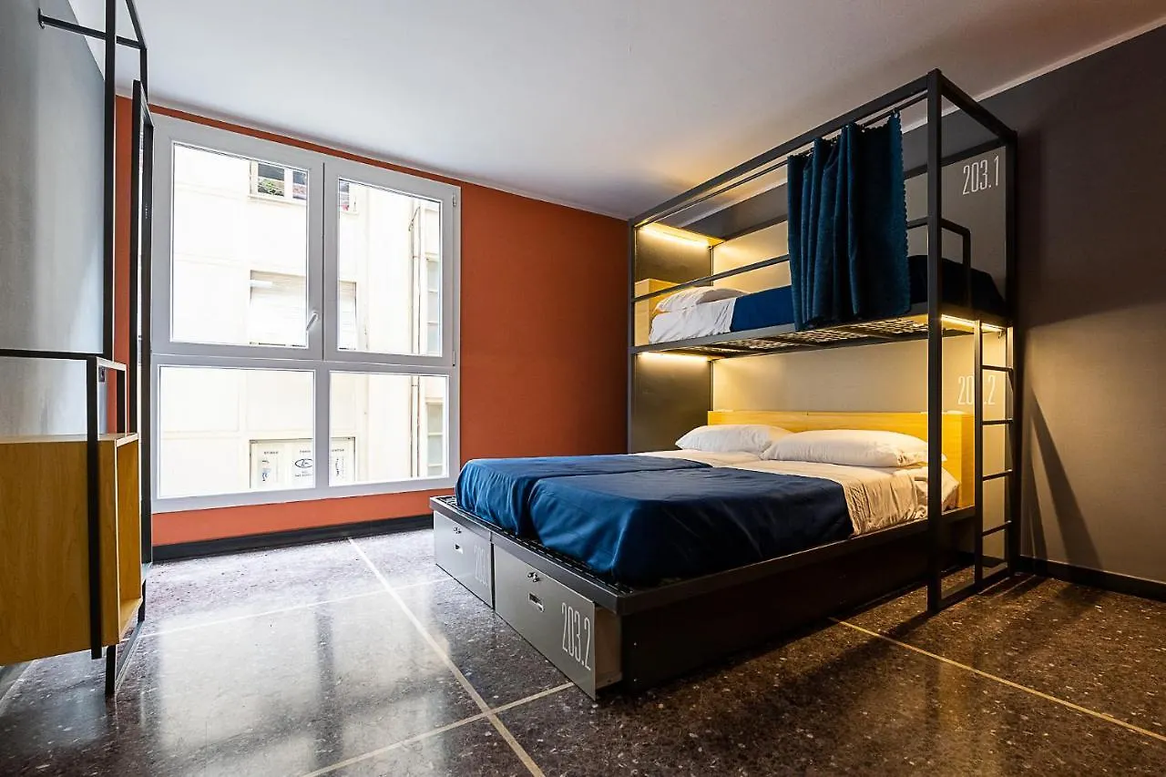 Marathon Hostel Genoa