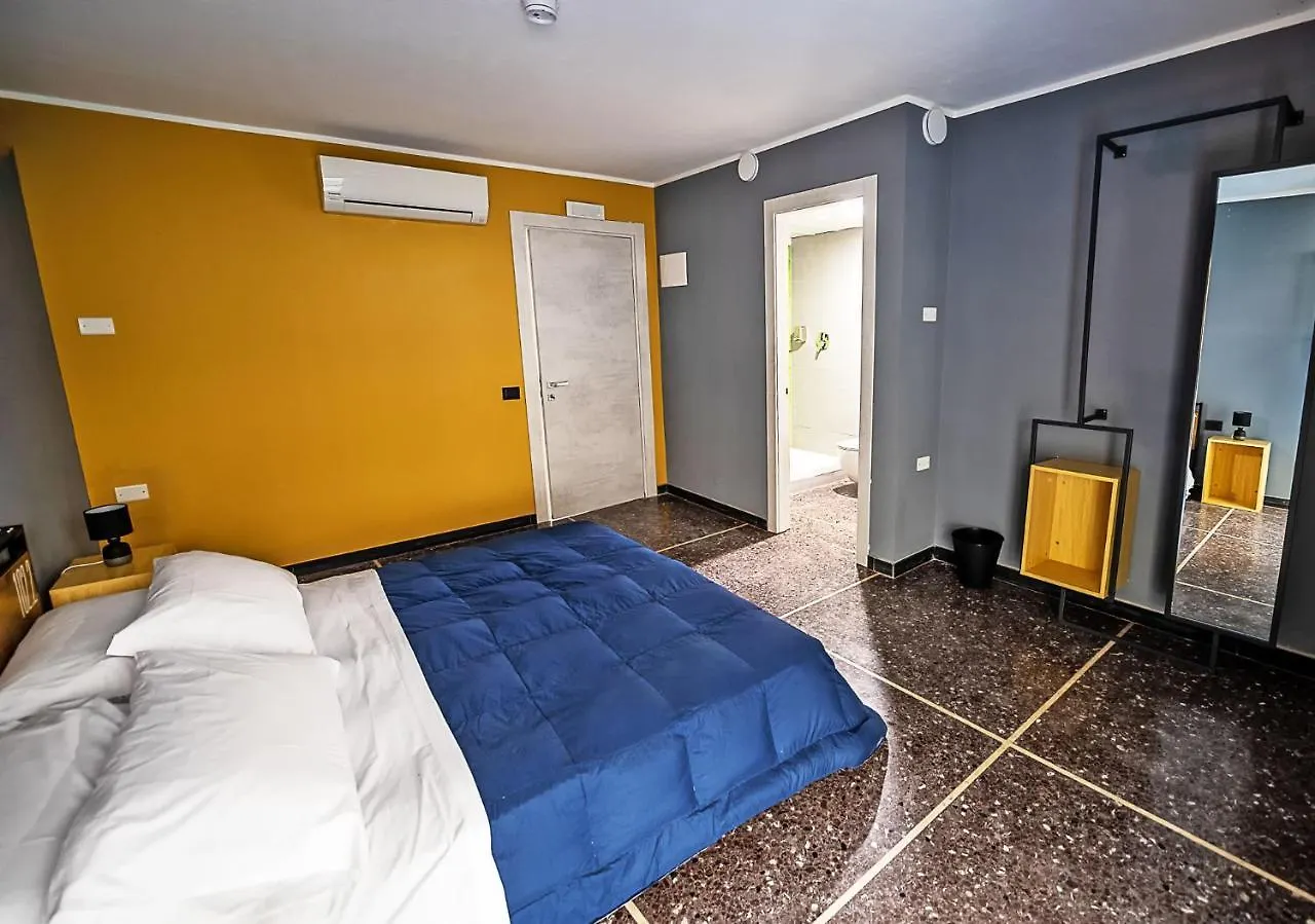 Marathon Hostel Genoa