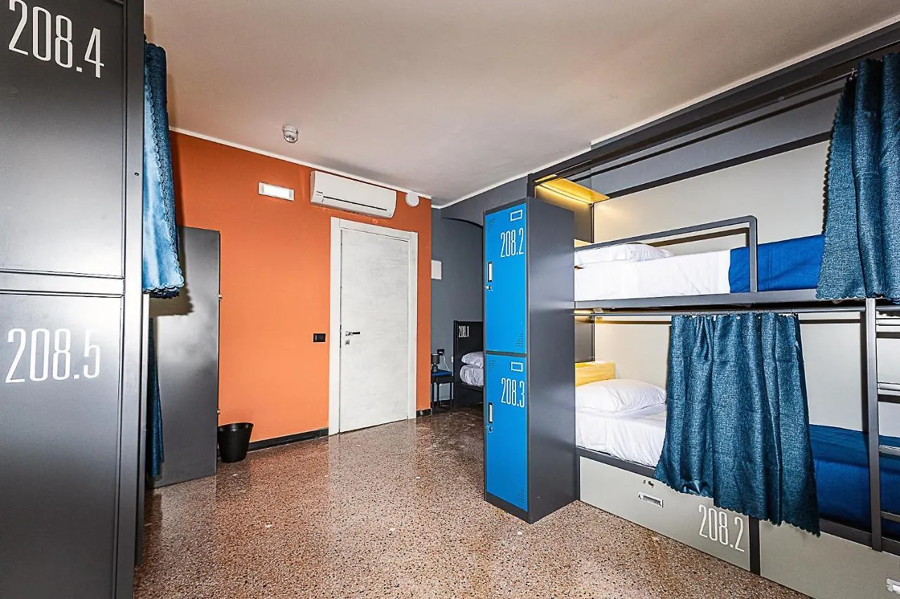 Marathon Hostel Genoa