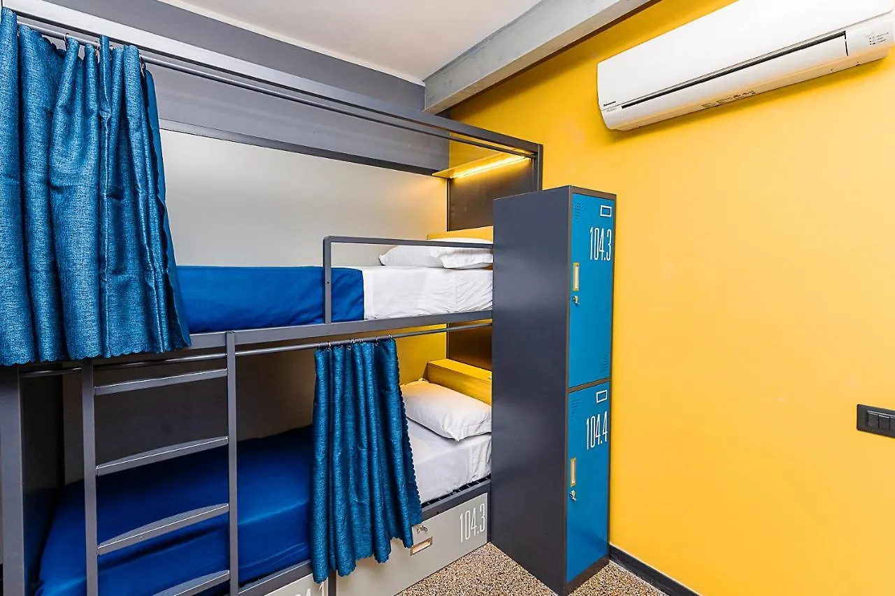 Marathon Hostel Genoa