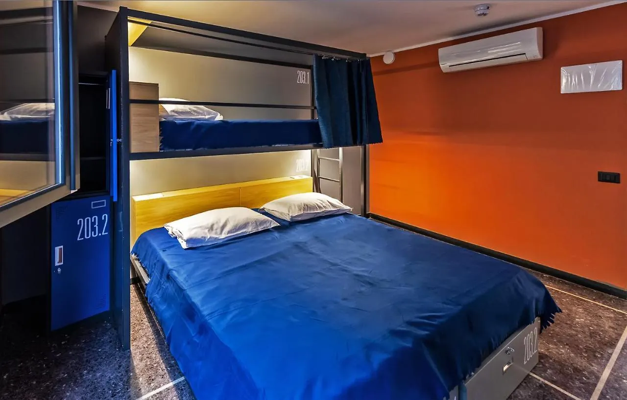 Marathon Hostel Genoa